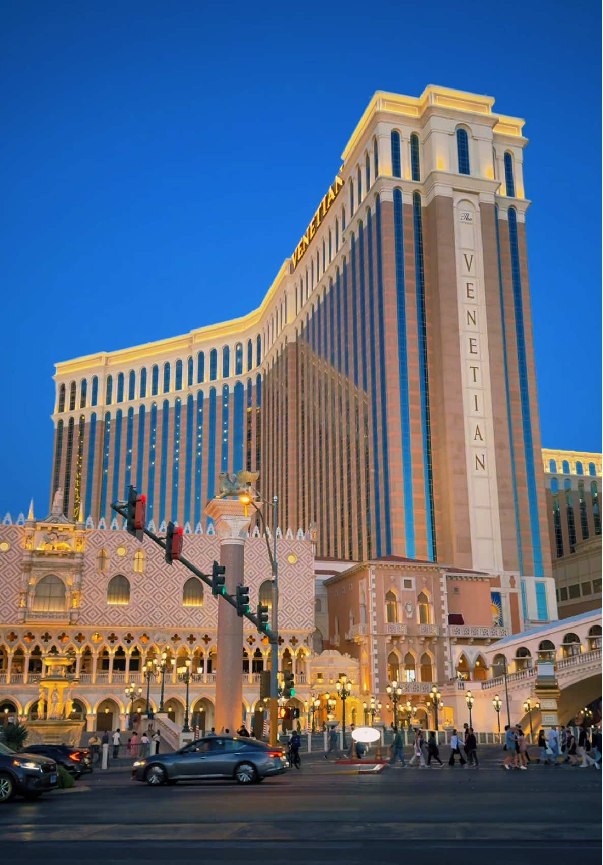 Las Vegas Nightlife #sunset #lasvegas #vegas #usa 