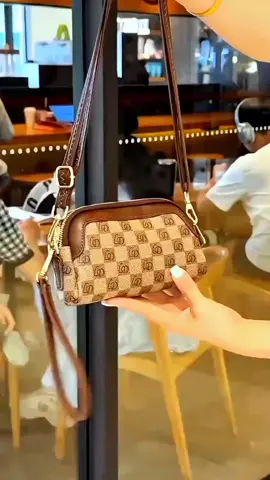 TAS WANITA #tasslempang #tas #tascantik #tasterbaru #slingbag #tashp #promo 