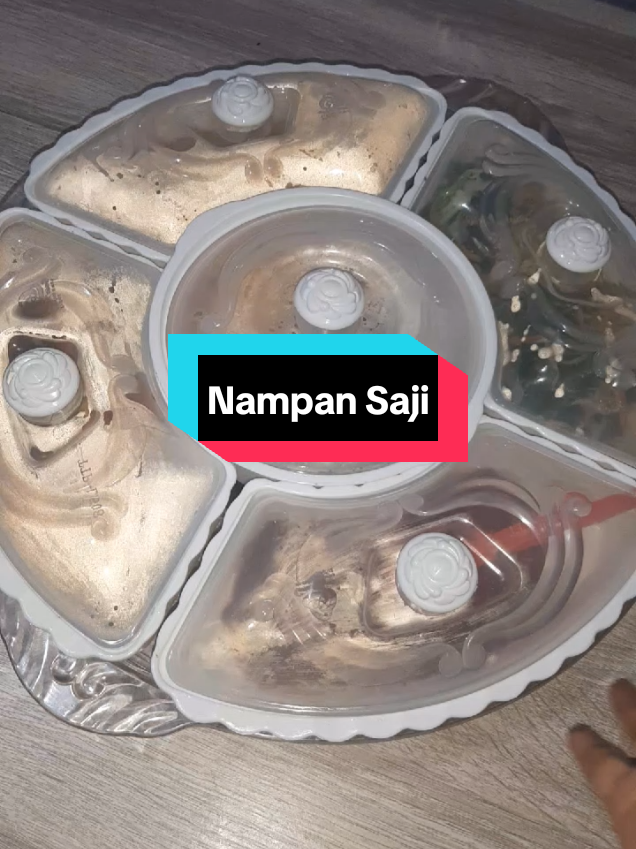 nampan saji nya bikin meja makan jd lebih estetik #nampansaji #wadahsaji #xyzbcafypシ #xybca #fypシ゚ #fypage #sunflower #plastiksunflower #prasmanan #prasmananputar 