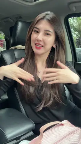 GRWM satset di mobil pake 1 cushion dari @GMEELAN_INDONESIA @GMEELAN.Official.Shop 💨💨💨  . . . . . . #gmeelan #GMEELANcushion #gmeelanblacktrufflerepair #cushionviral #fyppppppppppppppppppppppp 