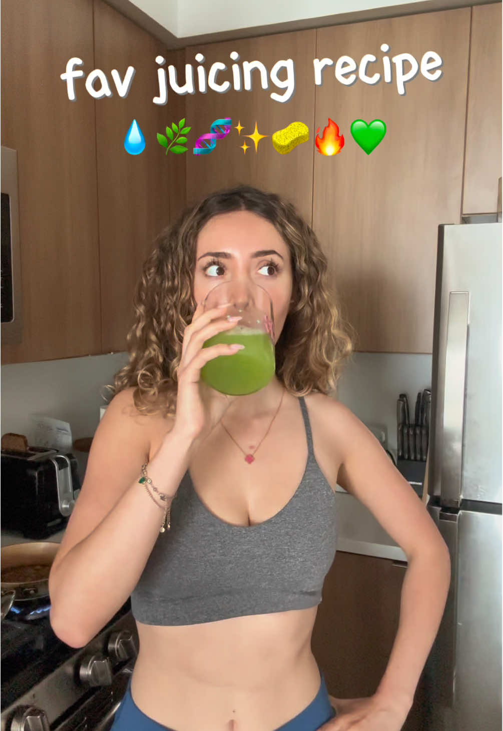 My favorite juice; celery juice 😍 Why I drink plain celery juice every morning | Gut health, detox, glowing skin💚 #CeleryJuice #HealthyHabits  #GlowFromWithin #juicing #juicingrecipes #beauty #skincare #clearskin