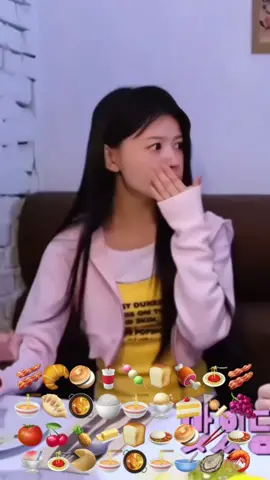 Mukbang with moka 🍝🍝 #illit #moka #mukbang #eating #fyp #foryou #foryoupage 
