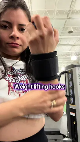 Ganchos para levantar peso Weight lifting hooks  #resistancebands #dumbbells #liftingstraps #gymaccessories #barbell #liftingtape #kettlebells #adjustabledumbbells #pullupbar #wristweights