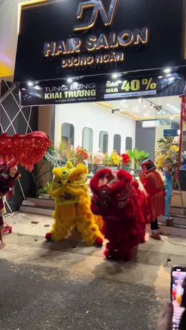 LSR FA nhảy nhạc khai trương Hair Salon Dương Ngân. Chúc anh chị khai trương phát tài phát lộc . #lân_sư_rồng_niềm_đam_mê_bất_tận #lsr #lân #hottrend #tik_tok @Gió49k @Thịnh Noo @Dũng Tưng FA shop @Đinh Thanh Trườngg 