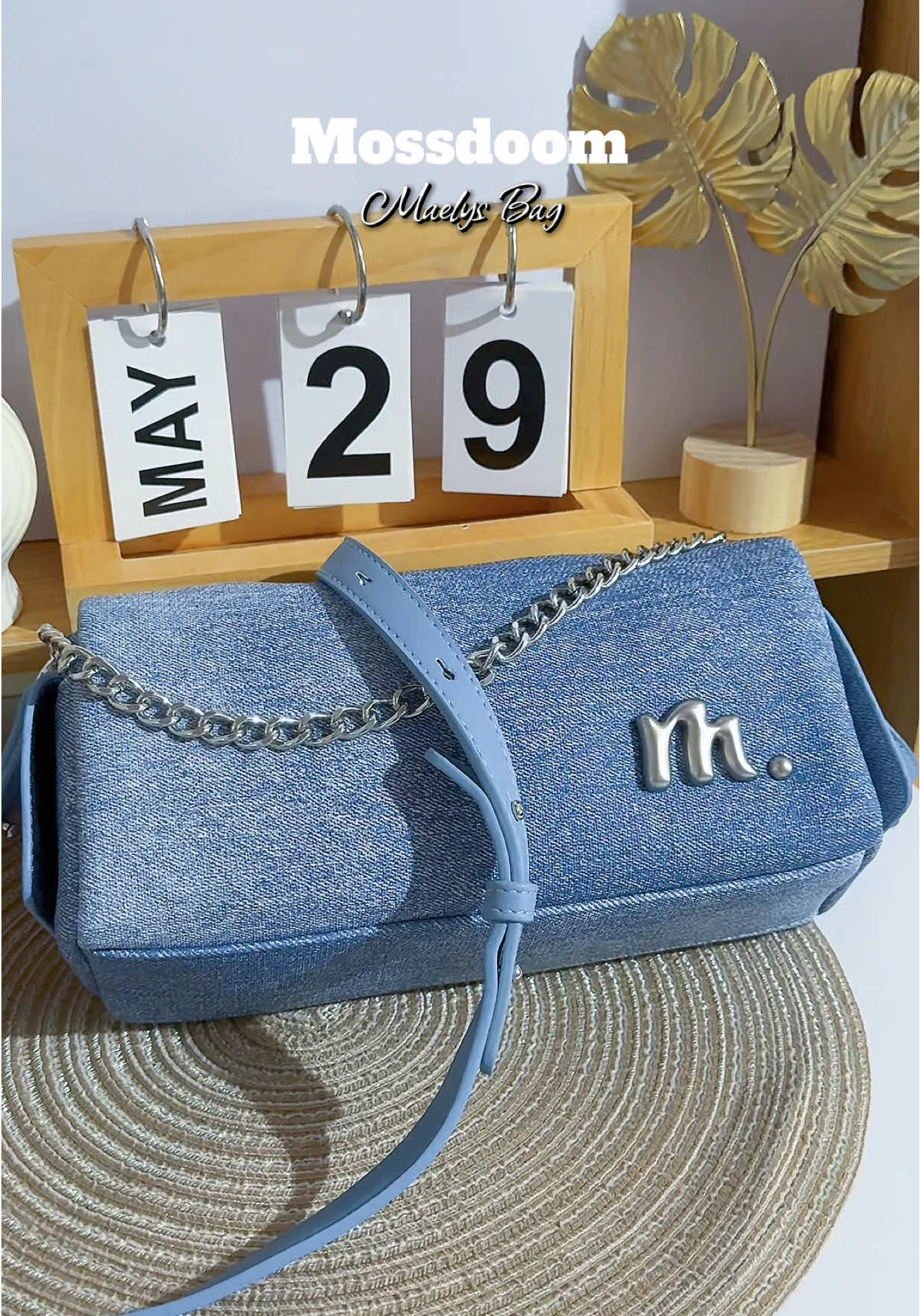 Ang ganda din nito promise😍 Mossdoom never disappoints. Here is Maelys bag, a sweet baguette-shaped chain adjustable sling and underarm bag👜 #mossdoom #mossdoombag #highqualitybag #denimbag 