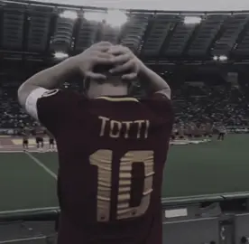 منو يعرف اسم الاعب 🥲💔 #francescototti #Francesco #francesco #Totti #Roma #romance 