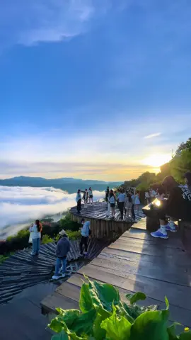 Một địa điểm săn mây Đà Lạt mà bạn không muốn share cho đứa bạn thân ⛅️📸. #sanmaycaugobinhminh #dalat #sanmay #sanmaydalat #sanmaycaudat #xuhuong 