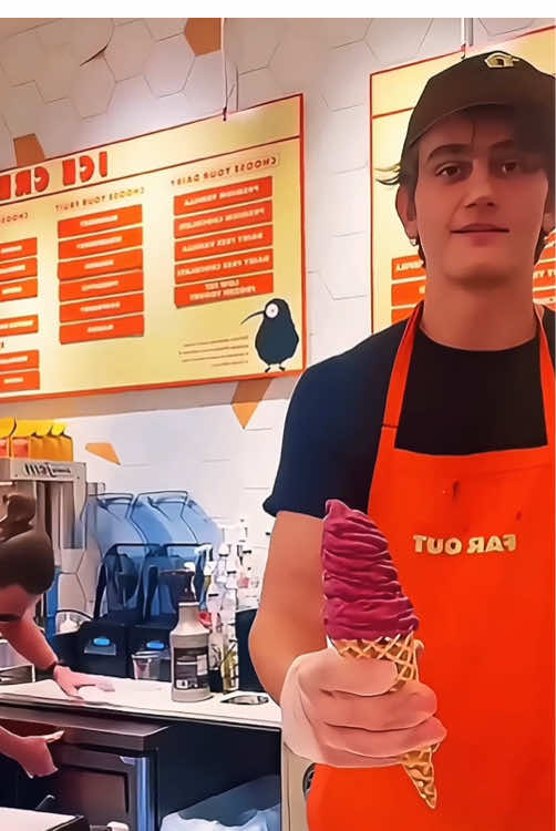 I don’t want this ice cream 😂😂#funny #funnyvideos #usa🇺🇸 #fyp #funnytiktok #prank #pianktiktok #haha 