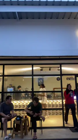 Suasana nyore di @koridorkopi ⛅️ #bengkulu #koridorkopi #coffeshop 