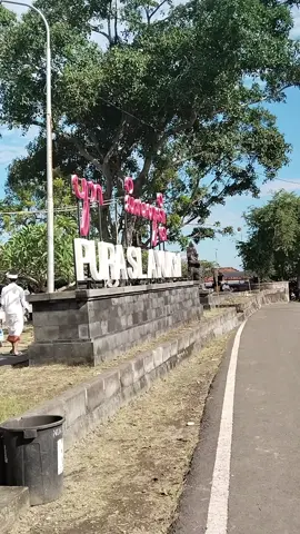 Pura Silayukti Sembahyang bersama keluarga besar Dadya Mas Loka Samgraha Semoga rahayu #rainanbali #tradisi #culture #purasilayukti 