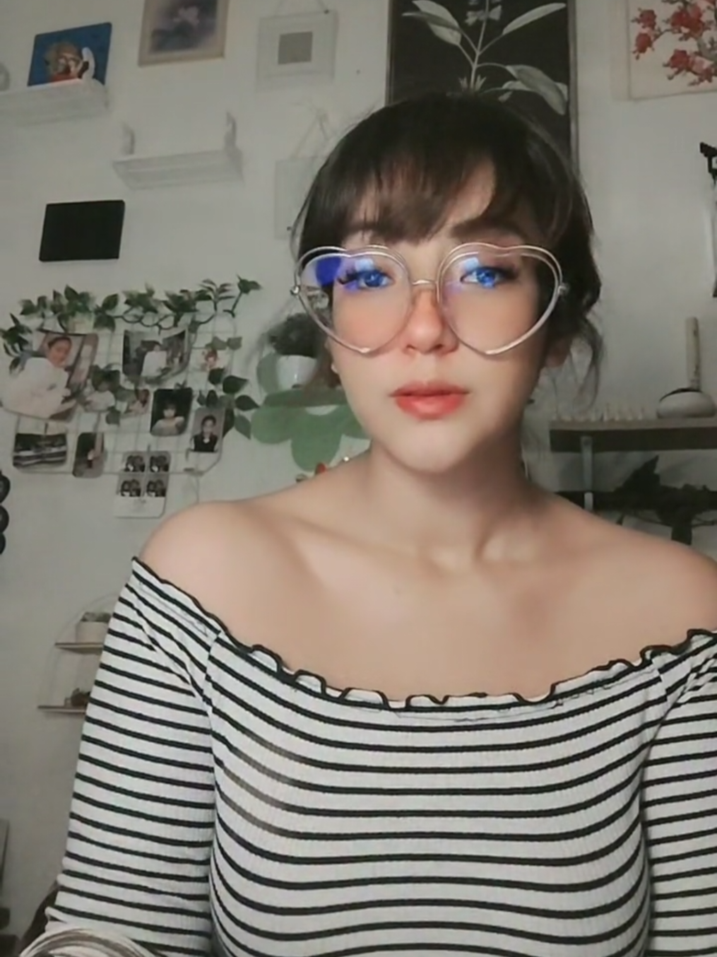 Gracias por su apoyo 🌸🌷💕  Los quiero mucho, espero verlos pronto 😊🍓 #fyp #foryou #foryoupage #vibra #vibes #girlfriend #lipstick #labios #glasses #girls #Sonrisa #Felicidad 