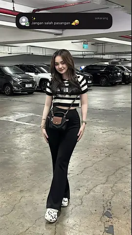 #ootdfashion #flarepants #fypp 