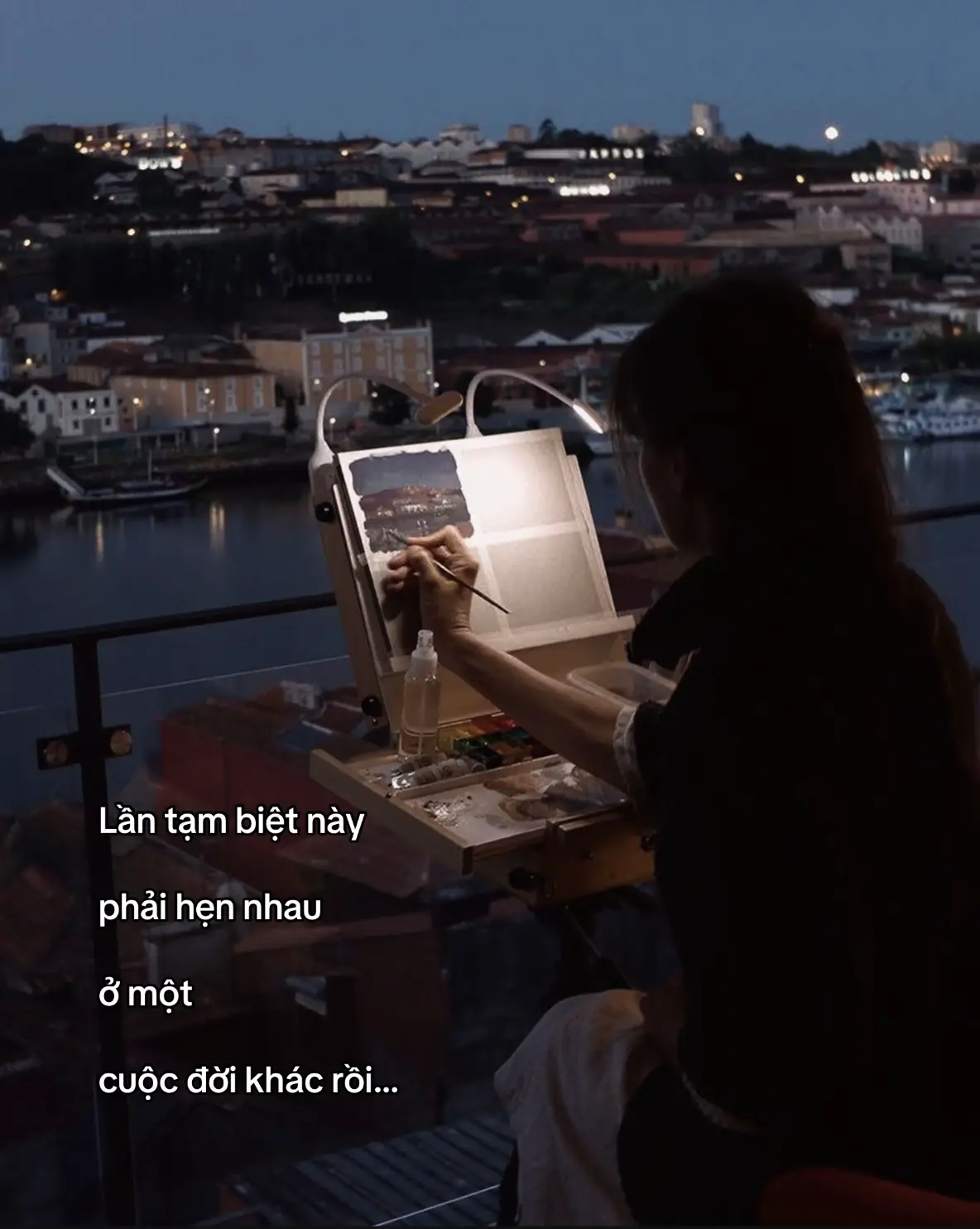 Giây phút ta chào tạm biệt với họ, ta biết rằng từ đây về sau sẽ không còn cuộc gặp gỡ nào nửa. Không còn được nhìn thấy họ trên trần gian này, không còn bóng dáng họ trong căn phòng quen thuộc ấy nửa, không được nghe những câu chuyện thường ngày của họ nửa.  Và chẳng bao giờ được nhìn thấy nụ cười đẹp ấy thêm một lần nào nửa. Lần tạm biệt này, không còn như những lần tạm biệt thường ngày sớm đi chiều về, mà lần này họ đi chẳng bao giờ quay trở về nửa, không bao giờ về nửa rồi... 04th12 #buon_tam_trang💔😞mệt #sad #fyp #buon_tam_trang #sadstory #xhhhhhhhhhhhhhhhhhhhhhhhhhhhhhhhhhhhhhhh 