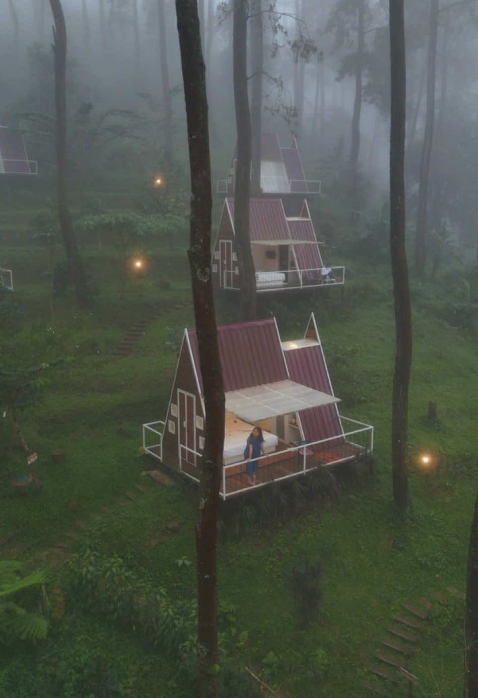 Locca Lodge🏕️ temukan,tenangkan diri,ulangi STAYCATION & RELAXATION🍃 Fasilitas ‼️  WIFI✅ Kids Play Ground✅ Bon Fire✅ Free Akses Waterfall✅ Breakfast✅ Mini Zoo✅ ☎️Informasi : 081133303100 #wisatamojokerto #loccalodgetrawas #glamping #penginapan #staycation #mojokertokeren #aesthetic #foryou