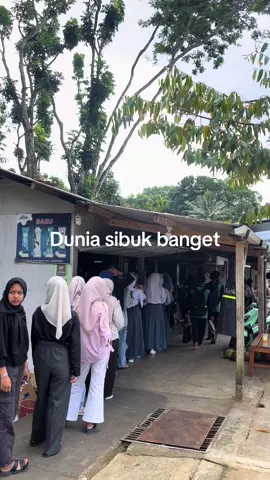 Udah nyeblak berapa kali semala bulan mei😂🤭#seblakbundakaka #seblakbundakakaciwalen #seblakciwalen 