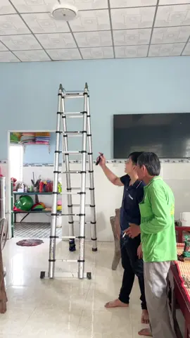 Đèn ốp trần năng lượng mặt trời quá sáng rồi cô bác ơi #solar #nhandennangluong 