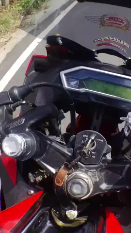 dua cowok yang selalu sendiri ketika sanmori 😁#slowredmerah #xcbca #cbr150r #r15v3 #fypviralシ 