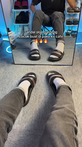 Sandal Slop Pria kece cocok buat pergi ke cafe #sandalslop #sandalslide #sandalpria #sandalcowok #sandalselop #sandalsloppria #wibgajian #enthepro 