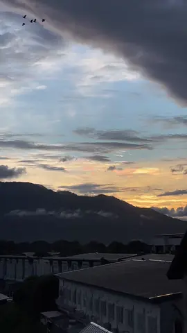 Chiang Mai these days 🌦️ . . #chiangmai #sunset #rainyday 