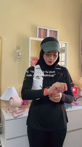 Let’s normalize wearing makeup while hiking / doing any workout ✨🫶🏻 @Skintific.my  #mattecushion #bluecushion #skintificcushion #grwm #Hiking #hiker 