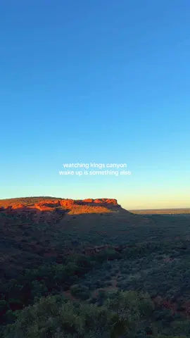 pure magic #kingscanyon #sunrisehike #travelingaustralia #vanlife #bucketlisttravel 