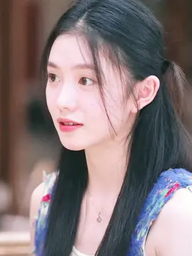Dia melihat pasangan lainnya bercium dengan rasa iri. #bepassionatelyinlove #liuhaocun #wanganyu #TikTokTainment #BahasDrama 