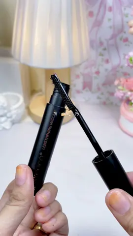 Pake ini biar bisa apply sampe kedalam bulumata 👀🖤 jadi ga cuma ujung bulumata aja yg kena maskaranya ✨ flawless pokoknya 🫶🏻  #lassxcoco #maskara #maskaraviral #maskarawaterproof #rekomendasimaskara #mascara #mascarahacks #mascarareview #belilokal #beauty #beautyhacks #fypage #fyppppppppppppppppppppppp 