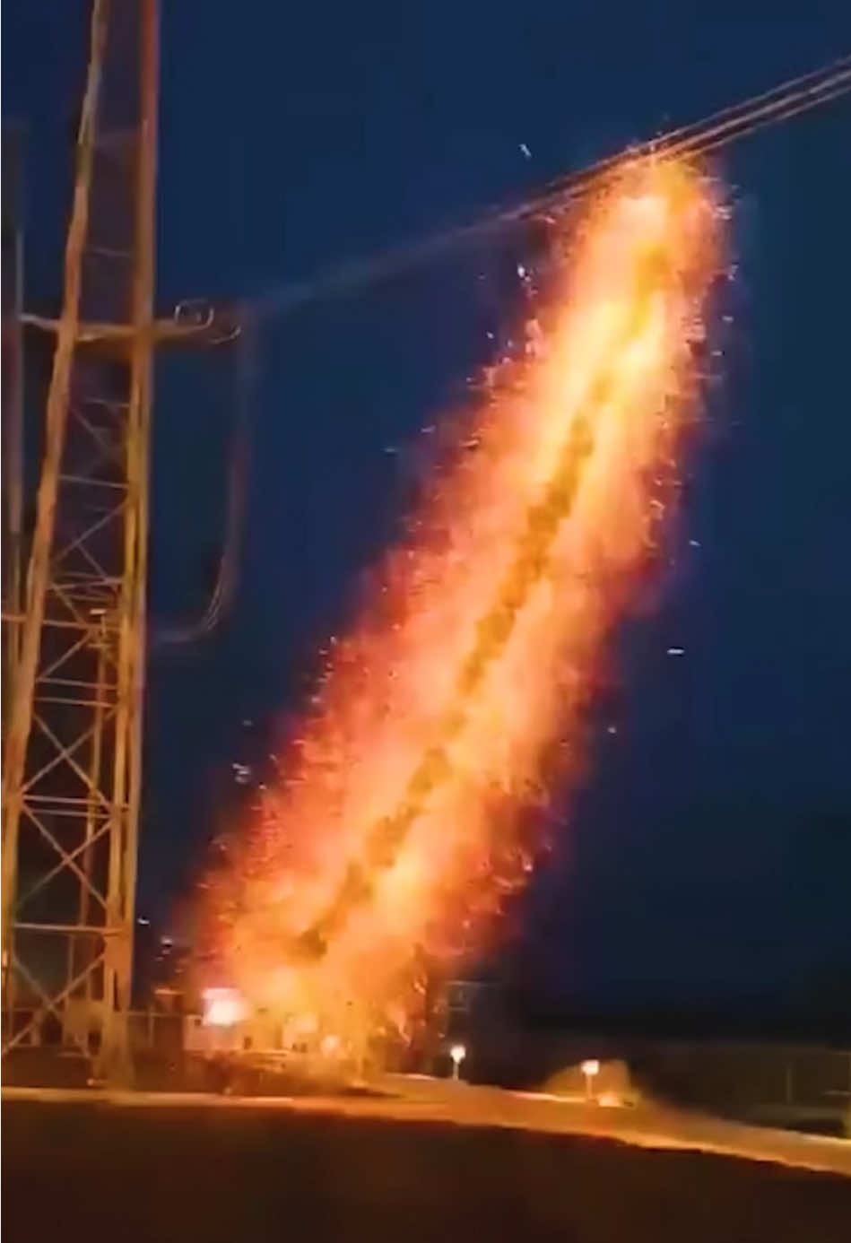 When Electricity Went Out of Control#electrician#transmission#highvoltage#arc#explosion #failure #viral#explore