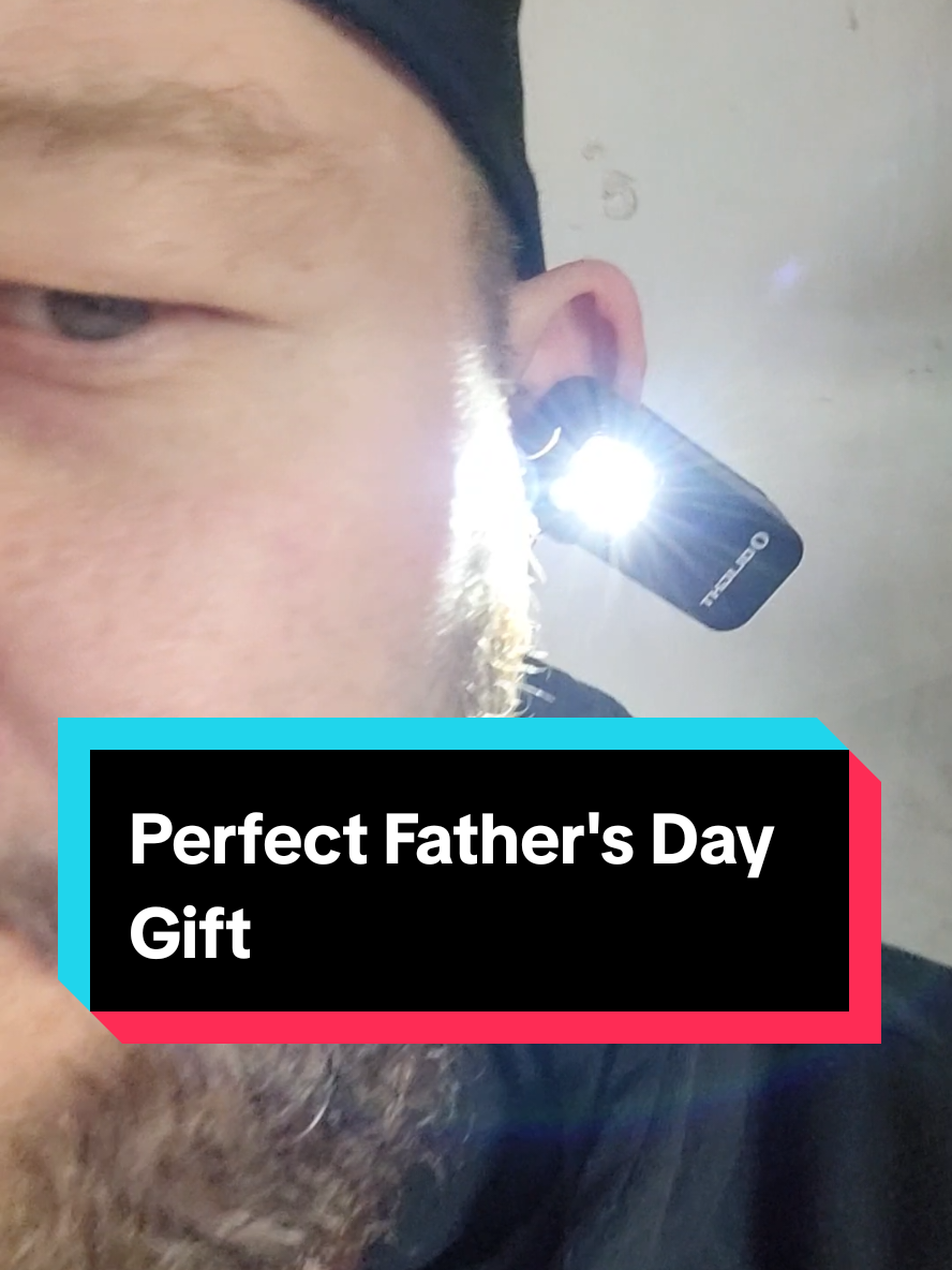 Big bulkey flashlights suck. Olight Oclip Pro Perfect Father's Day gift #olightflashlight #oclippro #edcflashlight #olight  #fathersdaygifts #outdoorlight 