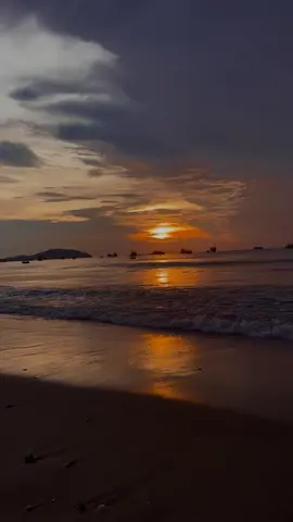 Đôi khi, đi qua con đường cũ thấy cảnh vật thật quen thuộc, trong lòng lại nhớ đến khuôn mặt của một người. Một người từng thương rất nhiều, nhưng chẳng thể gặp nữa… #xuhuong #tamtrang #tinhyeu #fpy #viral 