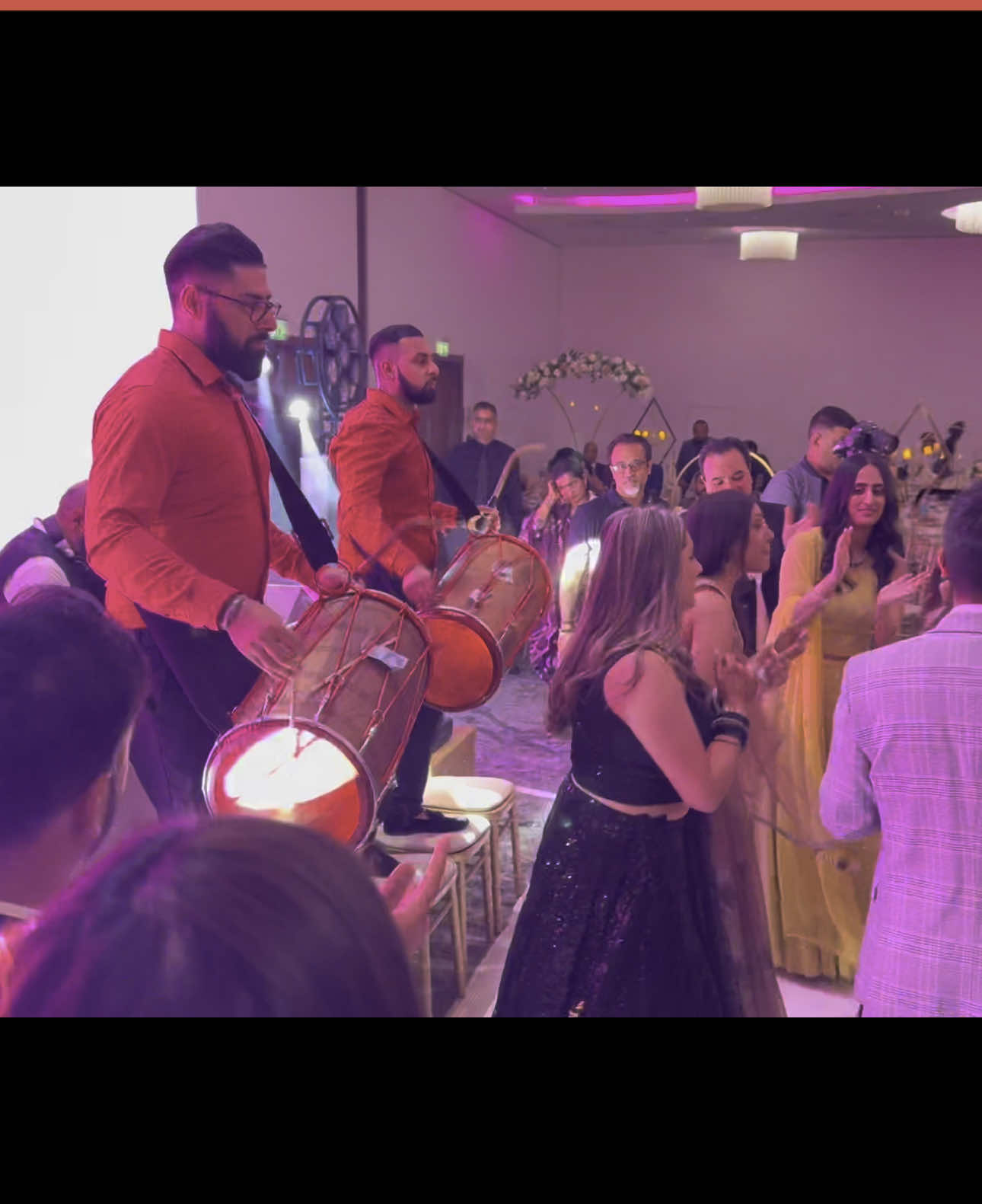 #asianwedding #asianweddings #indianwedding #london #dholdrummers #calvinharris #rhianna #davidzowie #ukweddingphotographer #fyp #viralvideos #bangra 