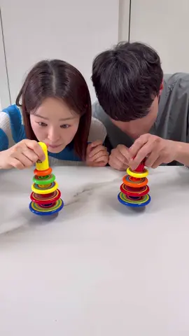 올라갈 때 희열이 ㅋㅋㅋ👍🏻 쩌는 보드게임  ✔Game: #Spineez #스피닝탑 ✔Players: 1+ ✅게임방법 1. 먼저 다 올리면 승리쥬 😁 That thrill when it goes up 😂👍🏻 ✅How to Play Stack them all first to win 😁 - #보드게임 #보드게임추천 #boardgame #tabletopgames  📍아마존에서 구매했어요! 