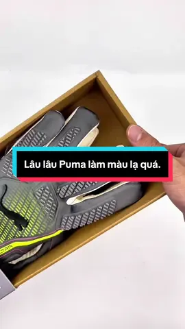 Cái màu găng này lạ quá.  #prokeepersg #gangtaythumon #goalkeeper #thumon #puma 