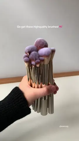 Highly recommended makeup brush for beginner 🎀💖 This is your sign to dump your old & dirty brushes! #Makeupbrush #makeupbrushes #maange #maangebeauty #maangebrush #softbristlebrush #softmakeupbrushes #goldmakeupbrush #goldbrush #foundationbrush #eyeshadowbrushes #blushbrush #contourbrush #makeup #makeupph #tiktokhaul #tiktokfinds #tiktokbudol #musthave #bestpurchase #fyp #foryou #fypage #foryoupage #bestmakeupbrushes #makeupbrushset #makeupbrushsetforbeginners #makeupforbeginners  