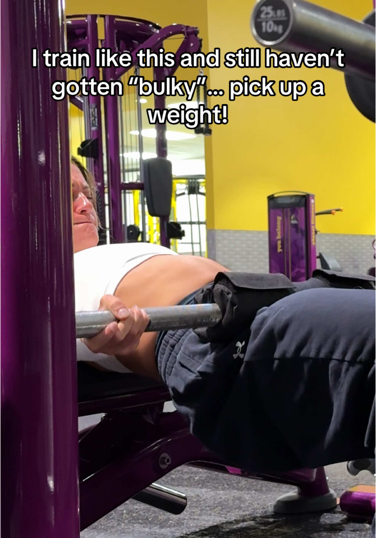 Pain face 😃 #bodybuildingmotivation #GymTok #gymmotivation #legday #glutesworkout #hipthrust #gymhumor 