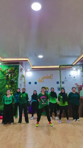 @tuti28371 @elisfrida @asshl1105 @gmn633 @shofiyyahfauzy0  #zinyanitjg #zinyani #zumbalovers #arereareyekyahua 