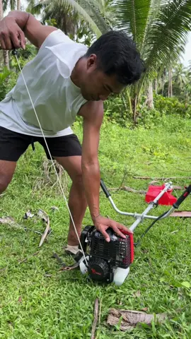 napaka sulit talaga nito mga tropa napapadali na ang pag tatabas ko ng mga damo dahil dito #grasscutter #grasscutting #4strokegrasscutter #grasstrimmer #lawnmower 