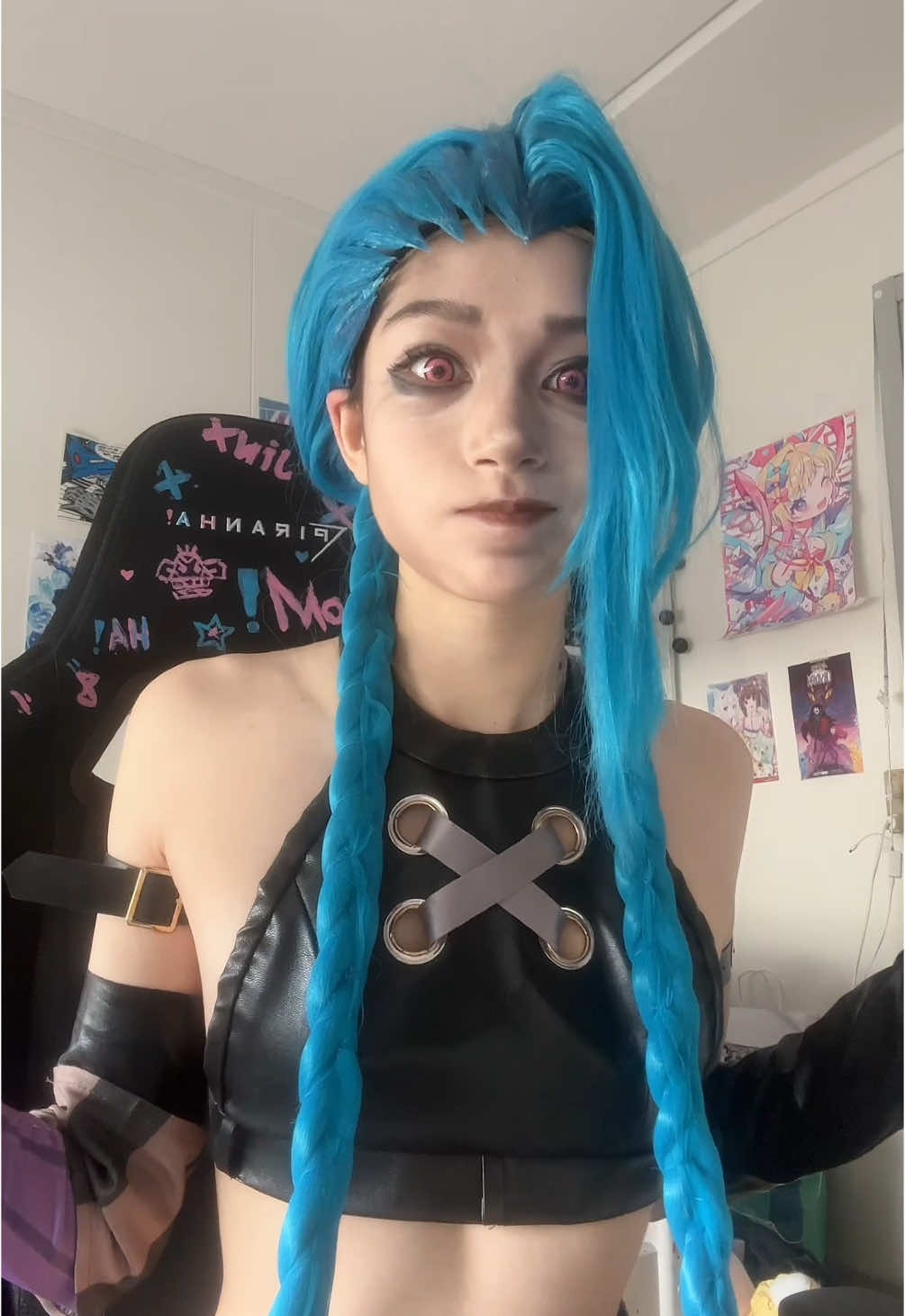 I lov jinx so much 😕😕😕 #jinxcosplay #arcane #arcanecosplay #jinxarcane #jinx #leagueoflegends #fyp #pls 