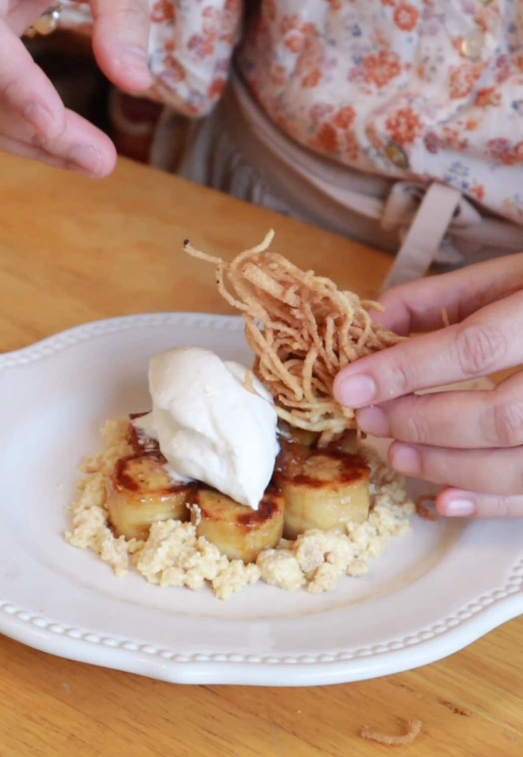 Day 241 of 365. Turon na pang fine dining 🤔 #cookingvlog #pinoycooking #Recipe#minivlog #pinoyrecipe #cooking #homecooking #buhaynanay #nanaylife #NanaySerye 