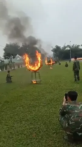 #xuhuớng nắng là cha. mưa là mẹ. lửa là tôi#