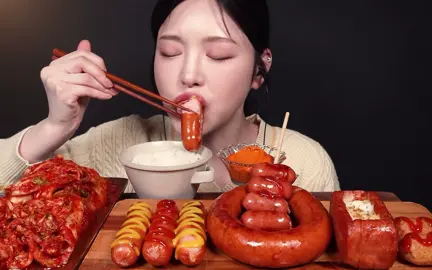 Mukbang asmr eat with boki sausages kielbasa kimchi #mukbang #asmr #eating #food #viral #trending #sausage #kimchi #sausages #kielbasa 