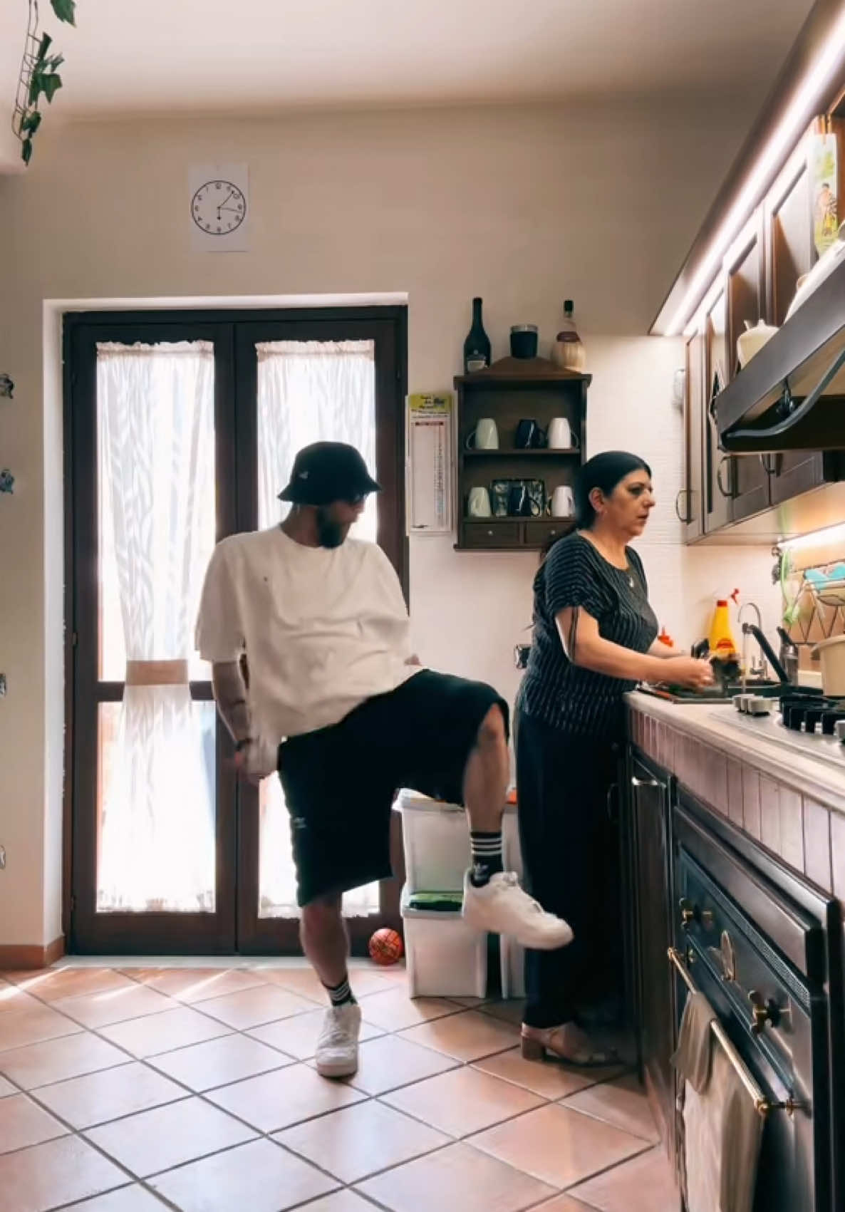 Il vero “PING PONG” alla fine del video @La mamma di Paolo #accadeoggi #momandson #mammaefiglio #mumandson #paolojacksondance 
