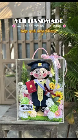 hộp quà tốt nghiệp size to nhà yuii 😍😍😍 bạn ấy nhận được chắc bất ngờ xỉu  #yuii #moclen #moclentheoyeucau #yuiihandmade #quatotnghiep #xuhuong #moclentheoanh #quatotnghiep #xuhuongtiktok #bupbecunhan #totnghiep #bupbetotnghiep #gift #giftbox #bupbemoclen 