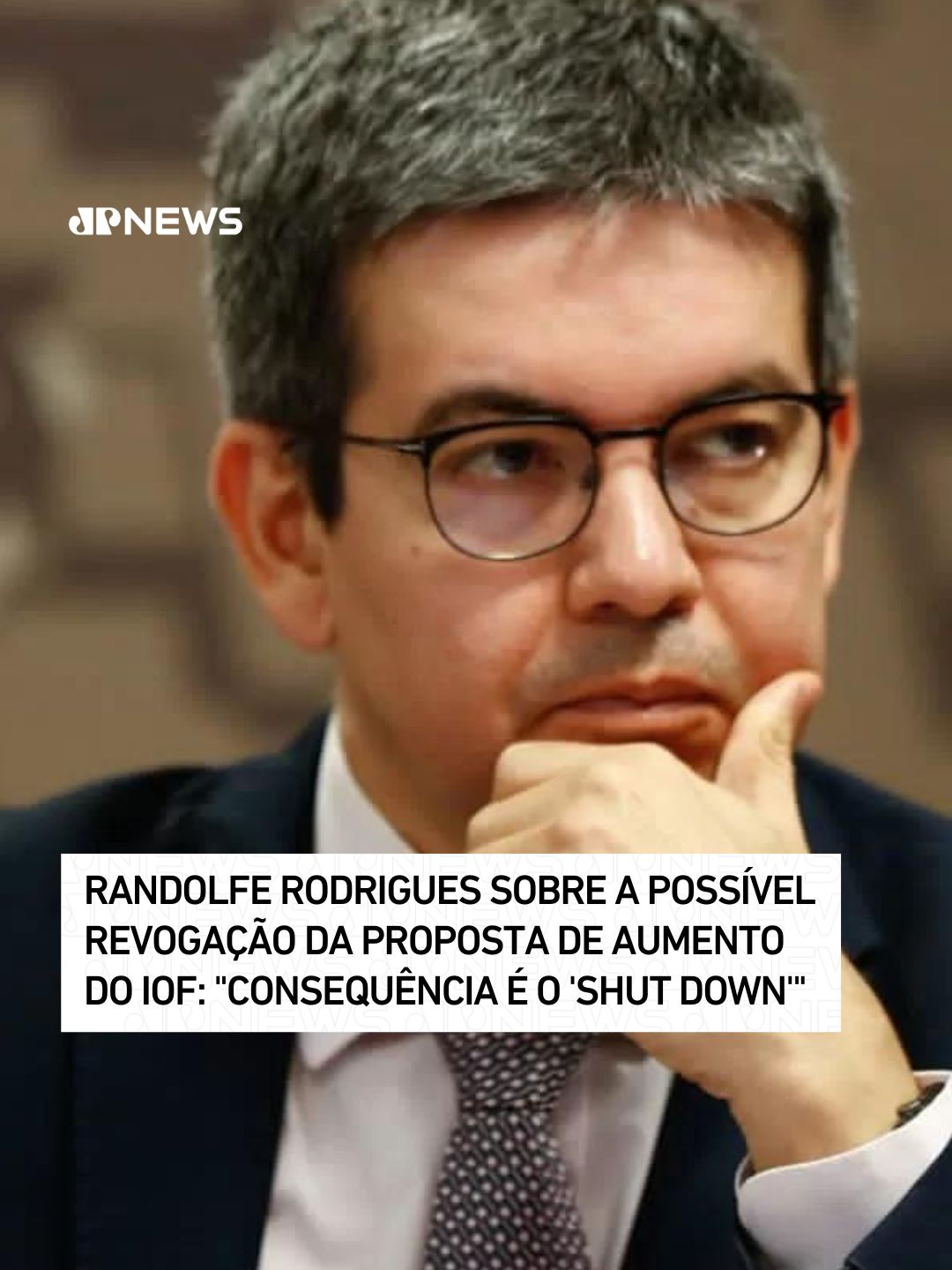 O líder do governo no Congresso Nacional, o senador Randolfe Rodrigues (PT-AP), afirmou, nesta quarta-feira (28), que se o decreto que aumentou as alíquotas do Imposto sobre Operações Financeiras (IOF) for revogado pelo Parlamento, haverá maior contingenciamento de despesas. 