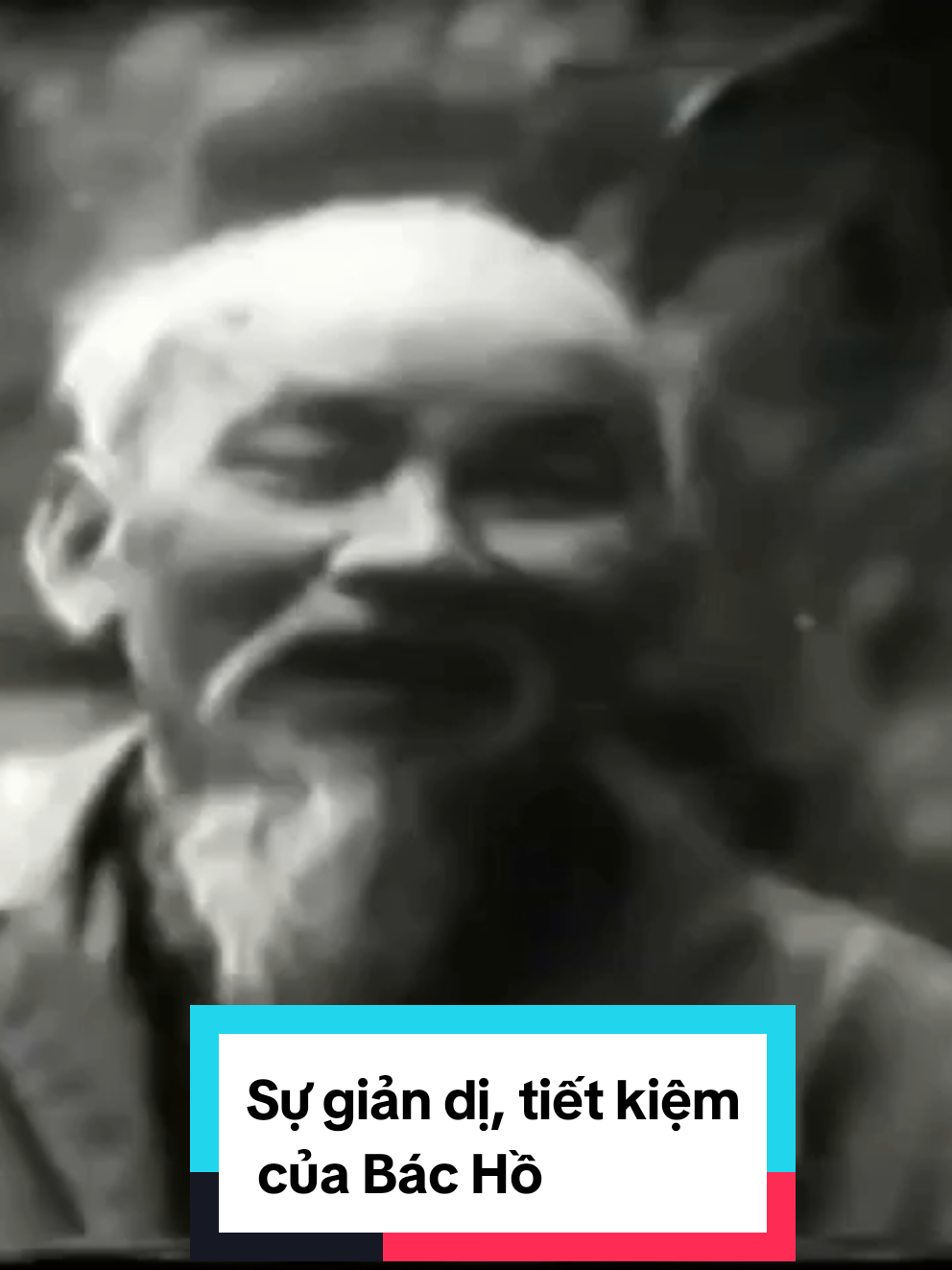 SỰ GIẢN DỊ CỦA BÁC HỒ Cả cuộc đời Bác Hồ luôn sống giản dị, thanh bạch, hòa mình với nhân dân. Một bữa cơm đơn sơ với cà, rau và cá kho, bộ quần áo giản dị, chiếc áo gối vá,... nhưng chứa đựng cả tấm lòng của vị lãnh tụ vì dân vì nước. Người giản dị từ lời nói đến hành động. Bạn có cảm thấy xúc động trước câu chuyện này không, hãy để lại bình luận cho mình biết nhé! #BacHo #ChuyenKeLichSu #BacHoGianDi  #HoChiMinh #TuHaoDanToc #KyUcLichSu  #LanhTuViDai #LichSuVietNam #TikTokLichSu #TikTokLichSu #OfficialChauAnh #HoChiMinh #VietnamHistory #TruyenCamHung #NoiNhoNguoi