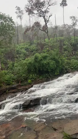 Raining + waterfalls sound✨🎵🔥#relax #waterfall #foryou #foryoupage #cambodia🇰🇭 #fyp #phnom1500 #visitcambodia #2025 #vealvengnaturalview 