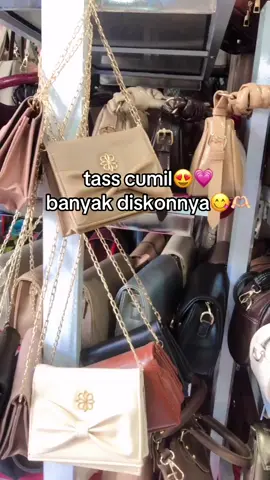 baguss bangett, banyak diskon pula😍💗 gass beli langsung check di kerjaang kuning ini😍🫶🏻😙 #fypage #tas #dompet #rekomendasi #rekomendasitaswanita #grils #wanitamandiri 