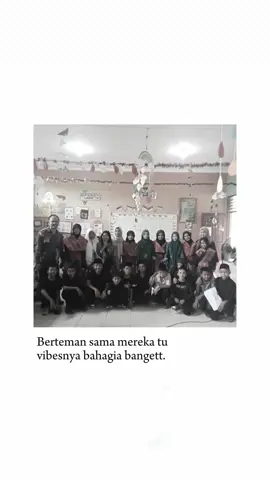mimin dapet vid nya dari hp lama kirain udah gaada lagi ternyata masi kesimpen ternyata dulu kita seakrab itu ya ga kaya sekarang #kangenkalian❤🤗 #kangensekolah #alumni #fyp #foryou #foryoupage #followme #xyzbca #4upageシ 