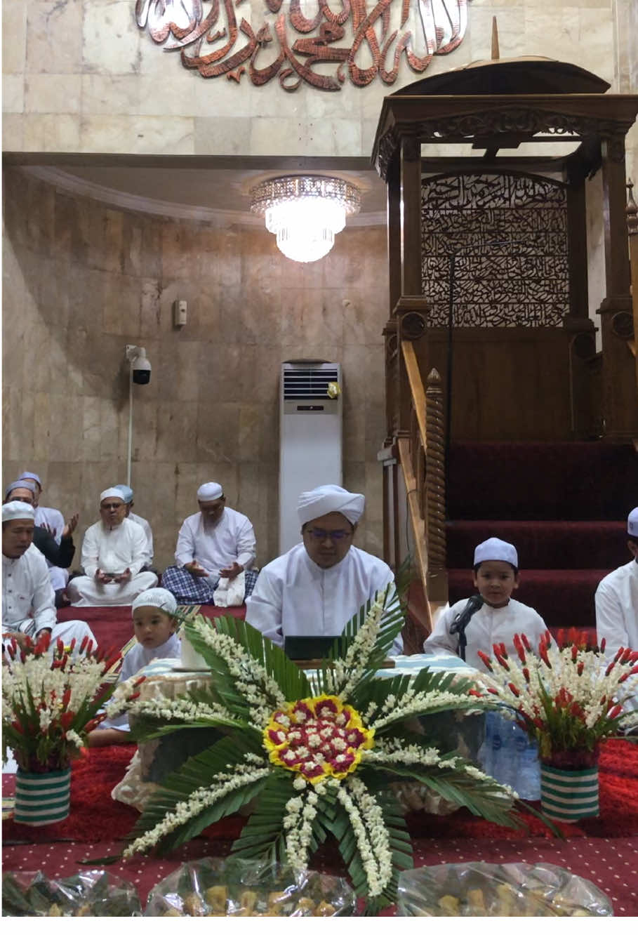 Haul Assyekh Sayyid Muhammad Bin Abdul Karim Al Qodiri Al Hasani As Samman Al Madani Bersama Al Ustadz H. Ilham Humaidi #majelis #haul #syekhsammanalmadani #guruilhamhumaidi #ustadzilhamhumaidi #banjarmasin 