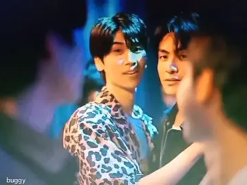 Tư bản: Cái nào ngon mình cut ra mình đem đi bán :)))) @dunknatachai @Chen Joong  #xuhuongtiktok #gmmtv #JoongDunk #dunknatachai #JoongArchen #joong #dunk #theheartkillers 